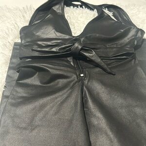 Matti sport by Carolina Patiño black pant and crop top tummy control OS